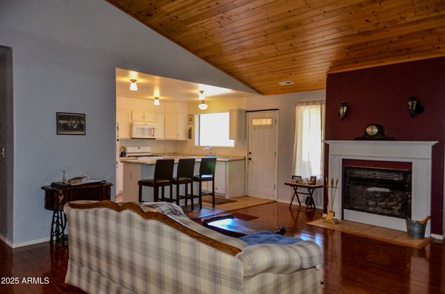 685 KUHN Road, Pinedale, AZ 85934