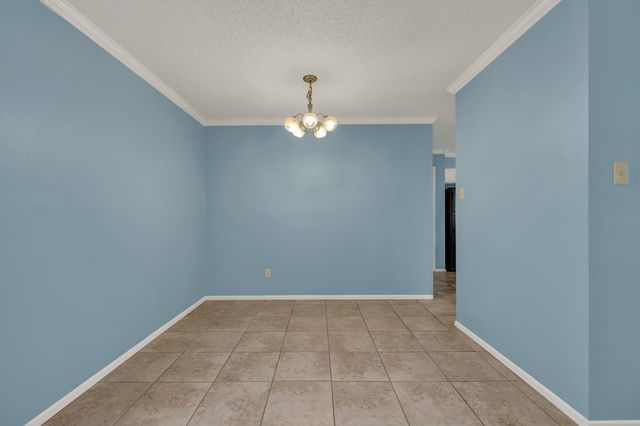 1302 S Mesquite Avenue, New Braunfels, TX 78130