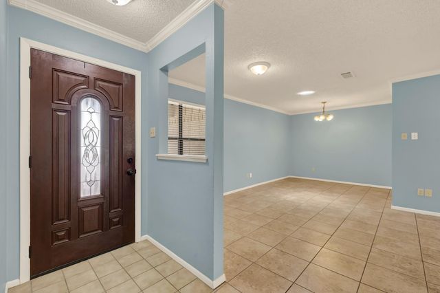 1302 S Mesquite Avenue, New Braunfels, TX 78130