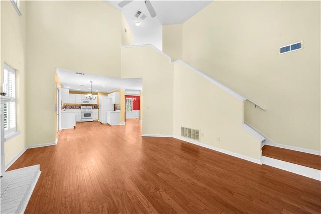 1010 Bradford Drive, Roswell, GA 30076