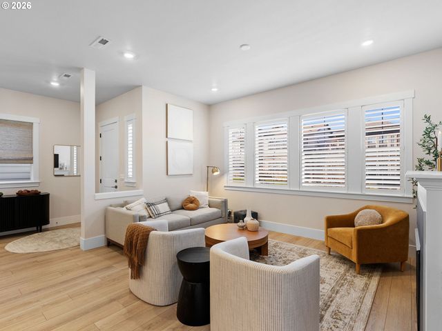 13728 Sw 166TH Ave, Portland, OR 97223