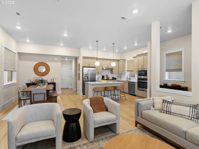 13728 Sw 166TH Ave, Portland, OR 97223