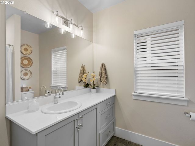 13728 Sw 166TH Ave, Portland, OR 97223