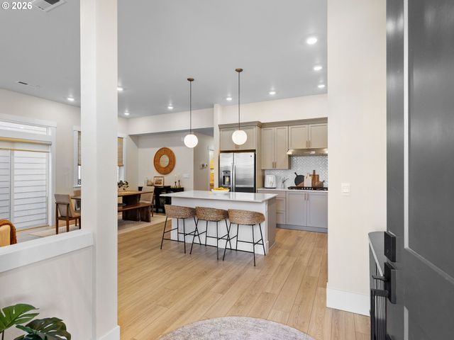 13728 Sw 166TH Ave, Portland, OR 97223