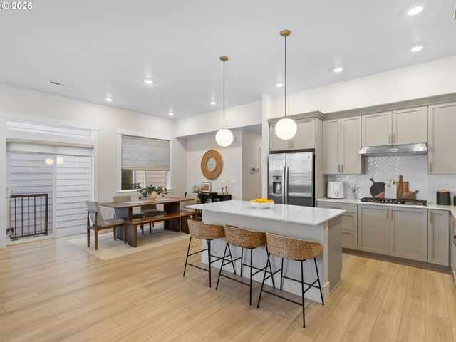 13728 Sw 166TH Ave, Portland, OR 97223