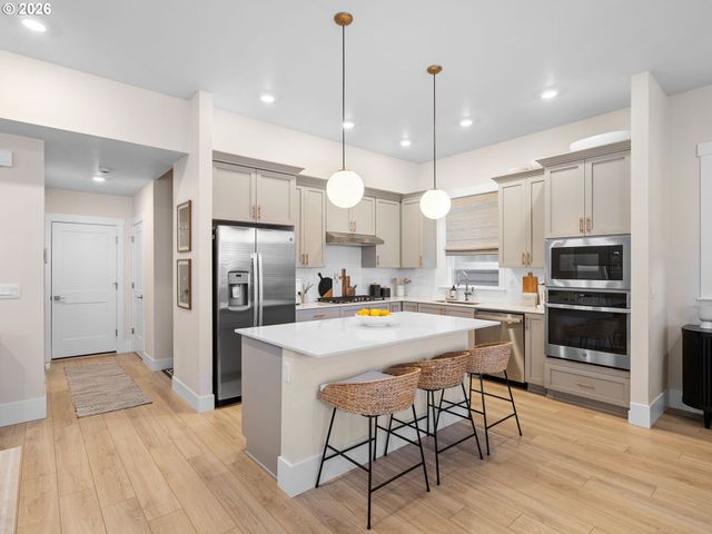 13728 Sw 166TH Ave, Portland, OR 97223