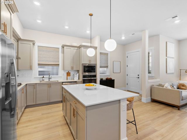 13728 Sw 166TH Ave, Portland, OR 97223