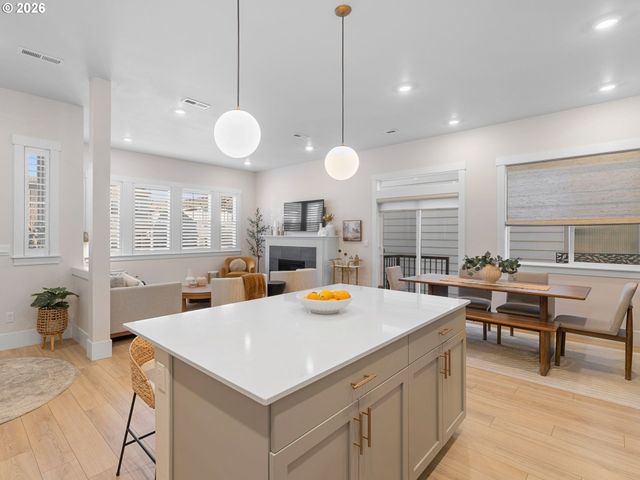 13728 Sw 166TH Ave, Portland, OR 97223