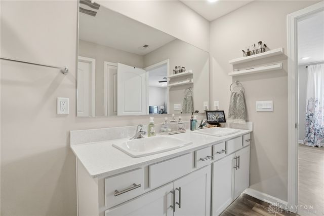 5355 Windbrooke Drive, Tipp City, OH 45371