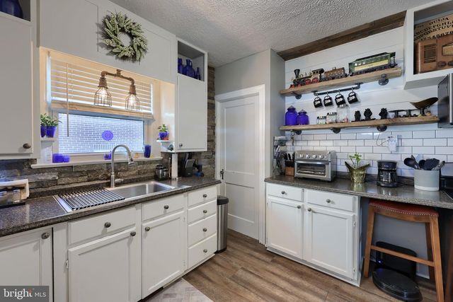 1870 N SUSQUEHANNA TRL, York, PA 17404