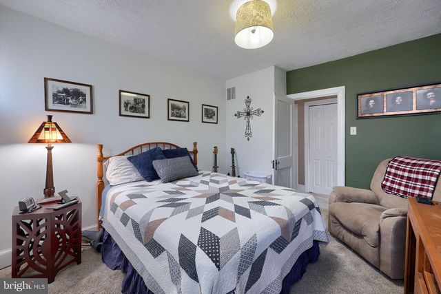 1870 N SUSQUEHANNA TRL, York, PA 17404