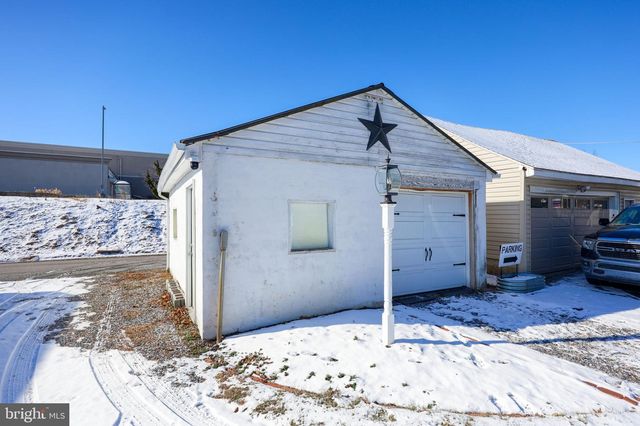 1870 N SUSQUEHANNA TRL, York, PA 17404