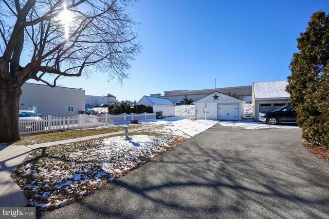 1870 N SUSQUEHANNA TRL, York, PA 17404