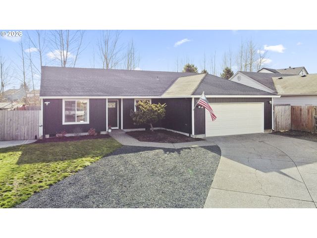 1054 PANA St, Woodburn, OR 97071