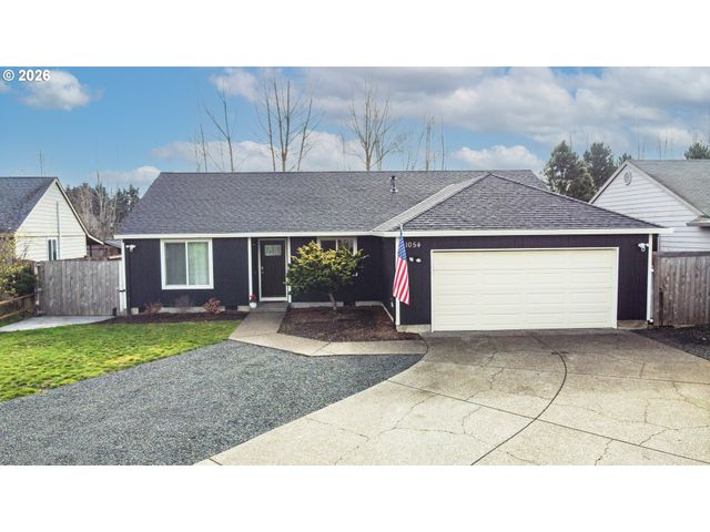 1054 PANA St, Woodburn, OR 97071
