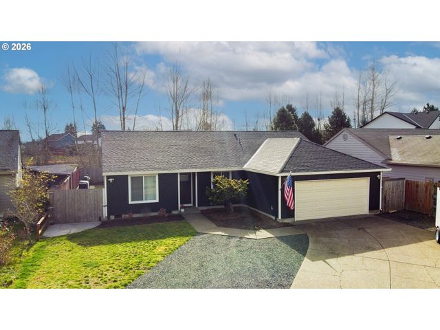 1054 PANA St, Woodburn, OR 97071