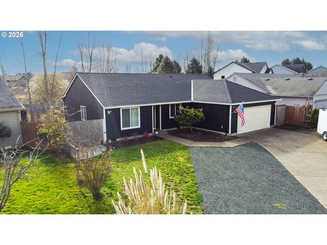 1054 PANA St, Woodburn, OR 97071