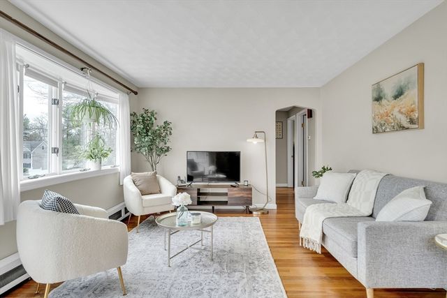 19 Tremlett Rd, Billerica, MA 01821