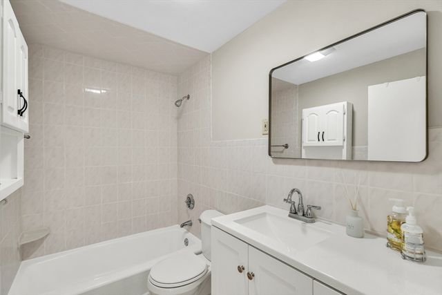 19 Tremlett Rd, Billerica, MA 01821