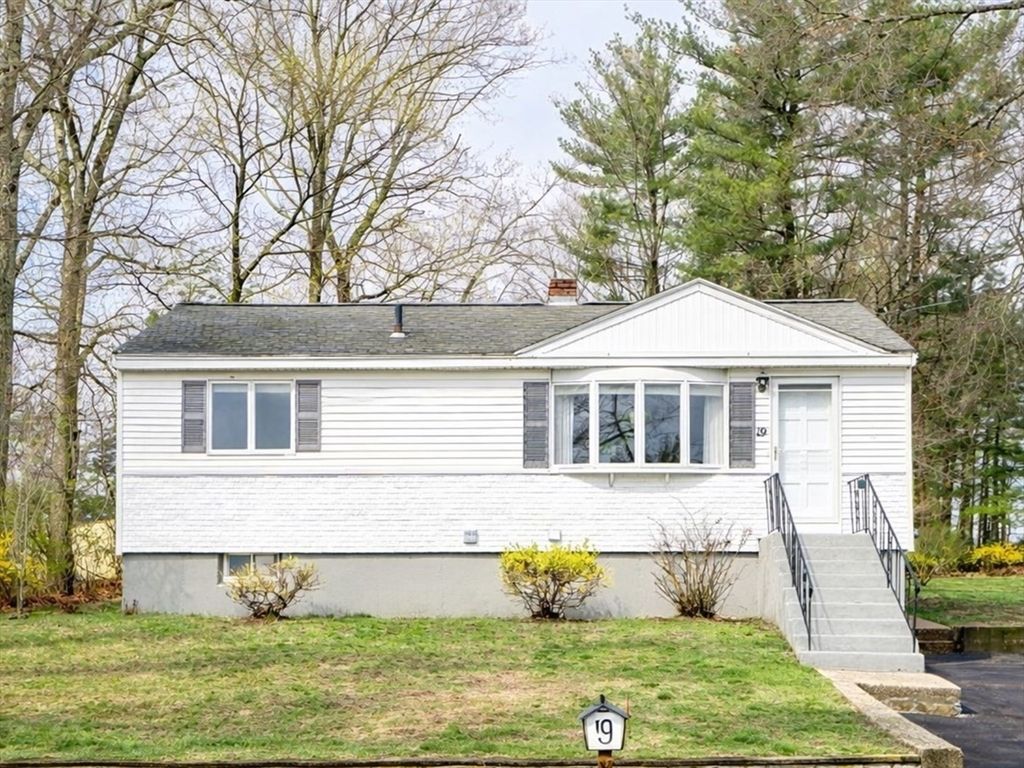 19 Tremlett Rd, Billerica, MA 01821