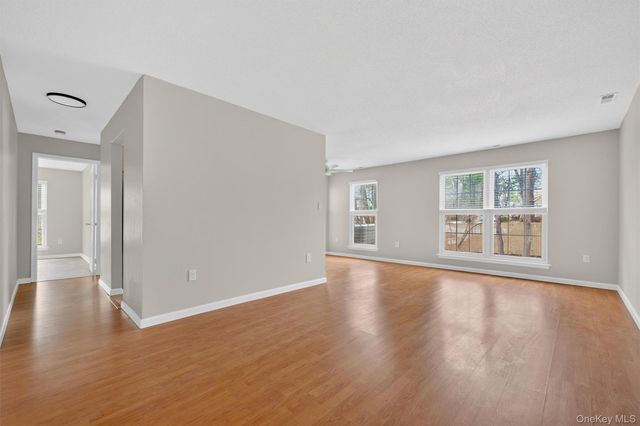 111 Cartwheel Court 18, Washingtonville, NY 10992