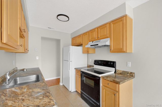 111 Cartwheel Court 18, Washingtonville, NY 10992