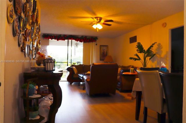 900 Saint Charles Place 316, Pembroke Pines, FL 33026