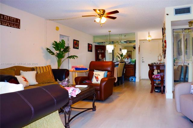 900 Saint Charles Place 316, Pembroke Pines, FL 33026