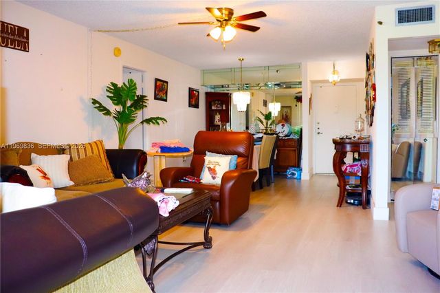 900 Saint Charles Place 316, Pembroke Pines, FL 33026