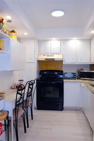 900 Saint Charles Place 316, Pembroke Pines, FL 33026