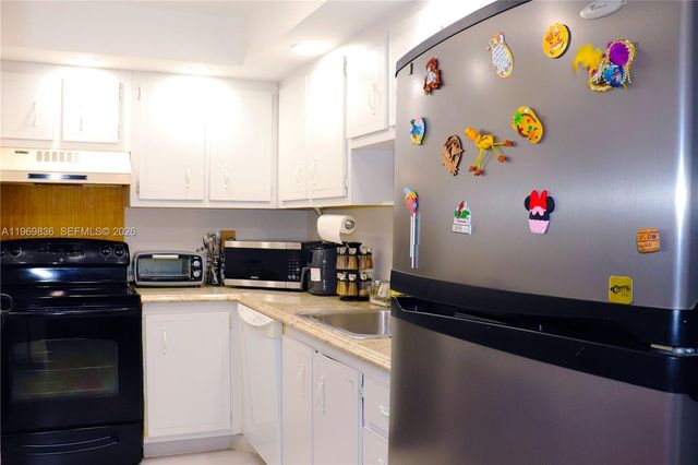 900 Saint Charles Place 316, Pembroke Pines, FL 33026