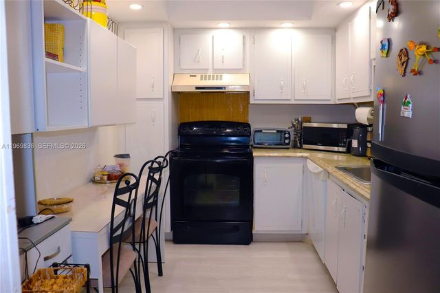 900 Saint Charles Place 316, Pembroke Pines, FL 33026