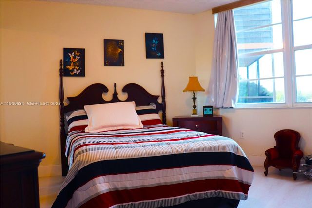 900 Saint Charles Place 316, Pembroke Pines, FL 33026