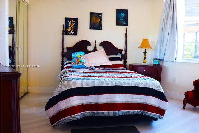 900 Saint Charles Place 316, Pembroke Pines, FL 33026