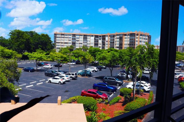 900 Saint Charles Place 316, Pembroke Pines, FL 33026