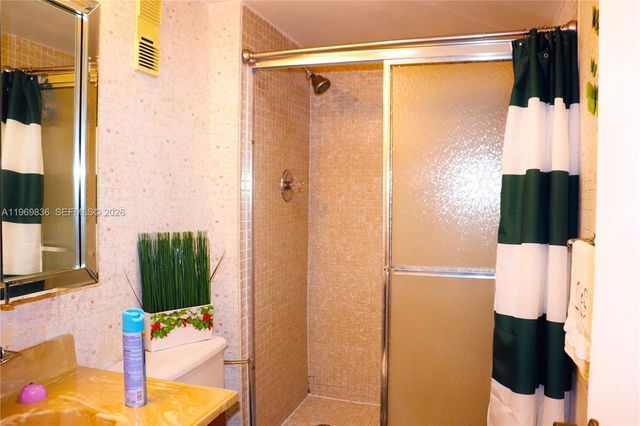 900 Saint Charles Place 316, Pembroke Pines, FL 33026