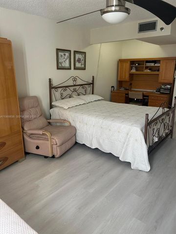900 Saint Charles Place 316, Pembroke Pines, FL 33026