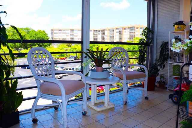 900 Saint Charles Place 316, Pembroke Pines, FL 33026