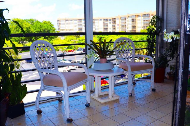 900 Saint Charles Place 316, Pembroke Pines, FL 33026