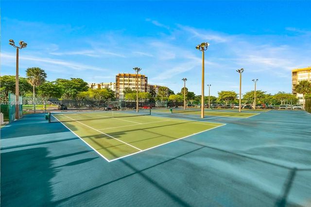 900 Saint Charles Place 316, Pembroke Pines, FL 33026