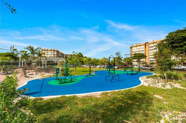 900 Saint Charles Place 316, Pembroke Pines, FL 33026