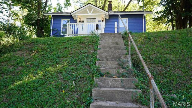 5464 Helen Avenue, St Louis, MO 63136