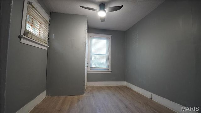 5464 Helen Avenue, St Louis, MO 63136