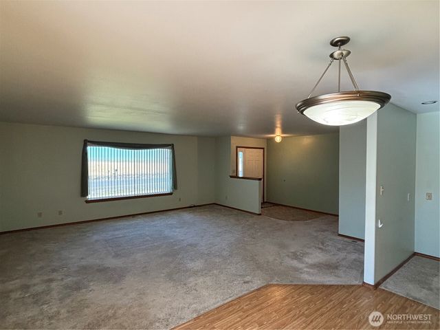 298 Road 19 NW, Soap Lake, WA 98851