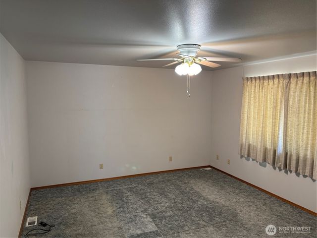 298 Road 19 NW, Soap Lake, WA 98851