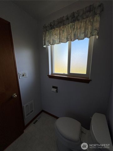 298 Road 19 NW, Soap Lake, WA 98851