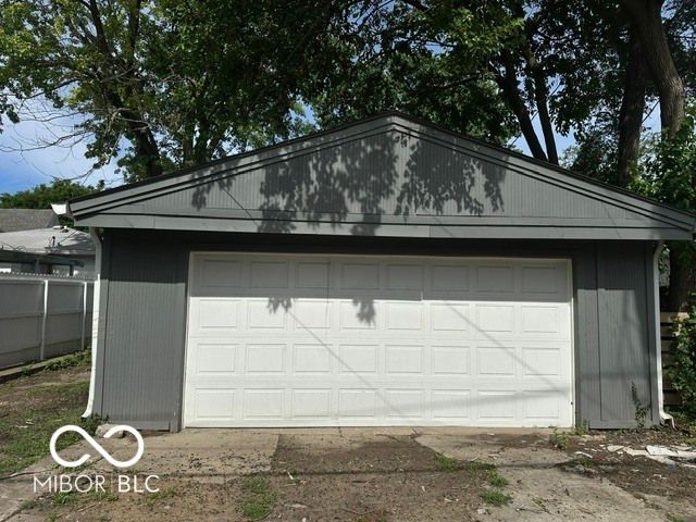 921 N Linwood, Indianapolis, IN 46201