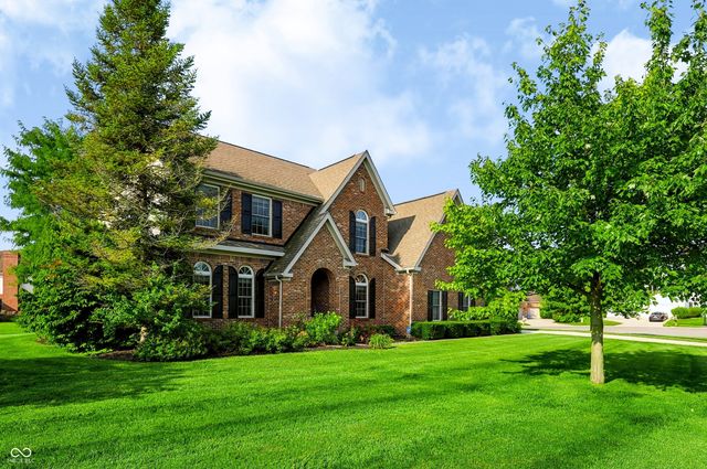 8765 Lily Court, Zionsville, IN 46077