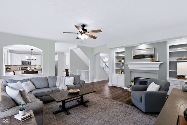 8765 Lily Court, Zionsville, IN 46077