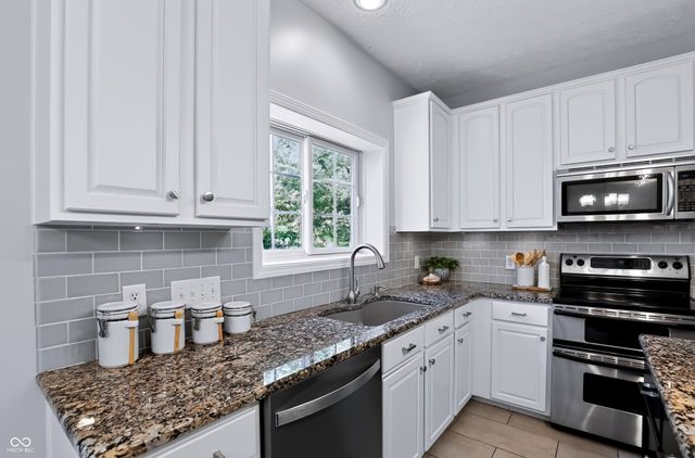 8765 Lily Court, Zionsville, IN 46077